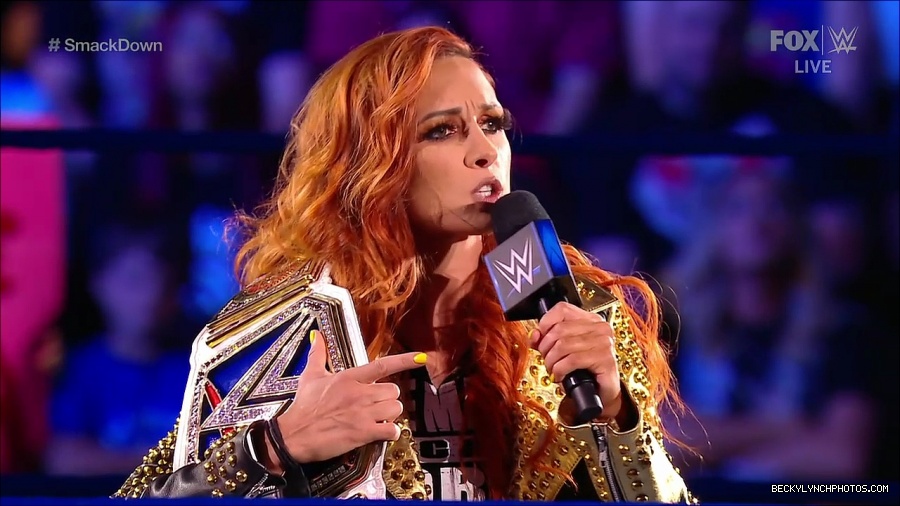 WWE_SmackDown_2021_08_27_720p_WEB_h264-HEEL_mp4_000353219.jpg