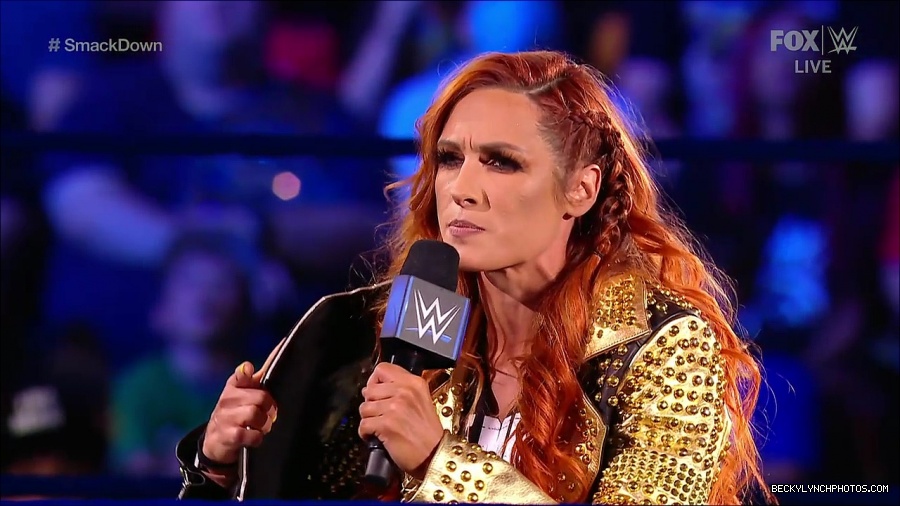 WWE_SmackDown_2021_08_27_720p_WEB_h264-HEEL_mp4_000359742.jpg