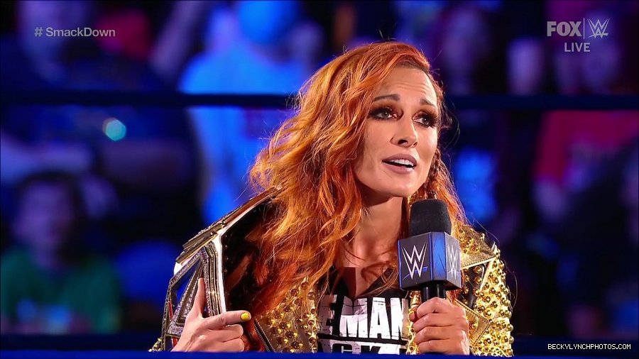 WWE_SmackDown_2021_08_27_720p_WEB_h264-HEEL_mp4_000367300.jpg