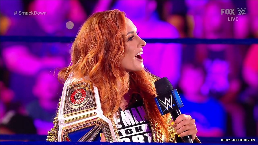 WWE_SmackDown_2021_08_27_720p_WEB_h264-HEEL_mp4_000370920.jpg