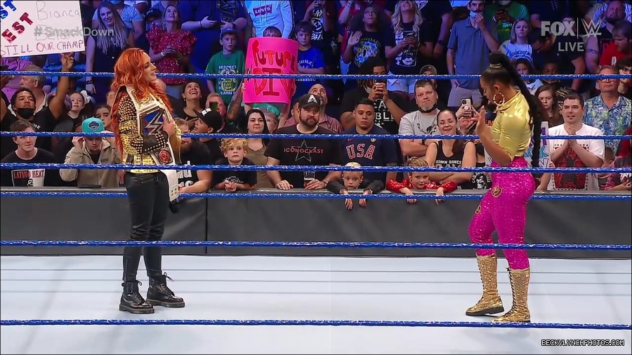 WWE_SmackDown_2021_08_27_720p_WEB_h264-HEEL_mp4_000417049.jpg