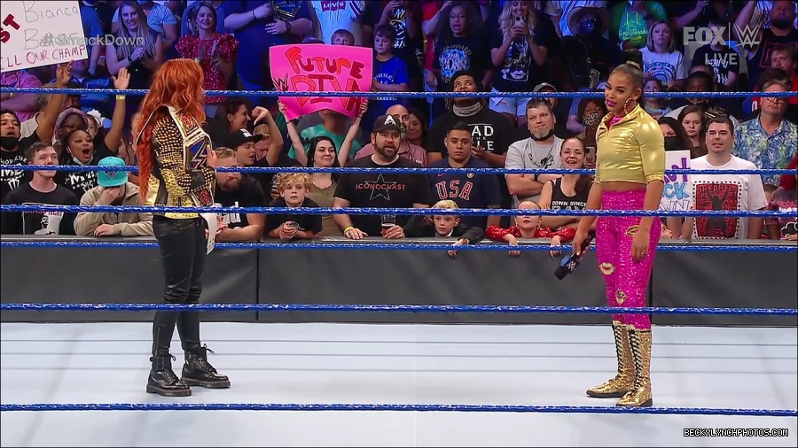 WWE_SmackDown_2021_08_27_720p_WEB_h264-HEEL_mp4_000420286.jpg