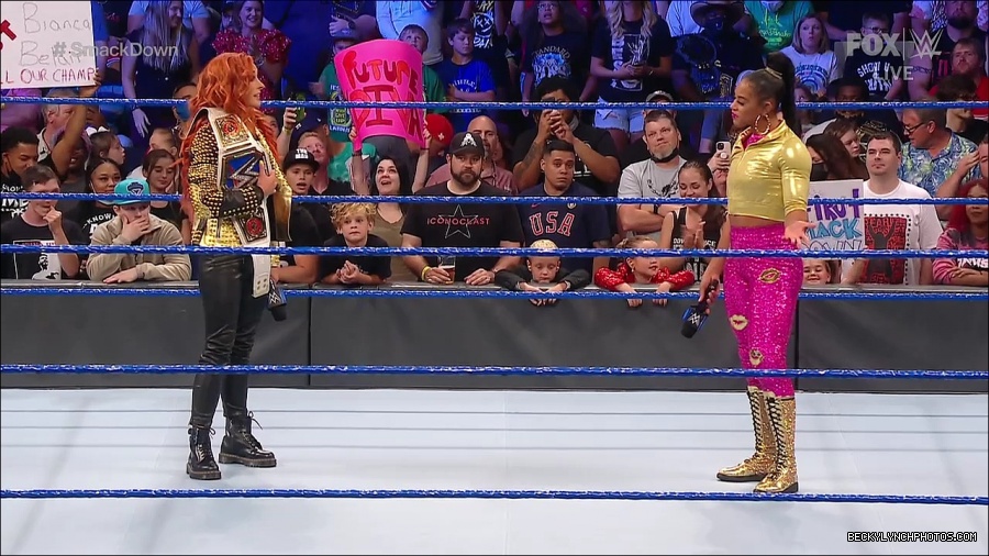 WWE_SmackDown_2021_08_27_720p_WEB_h264-HEEL_mp4_000428111.jpg