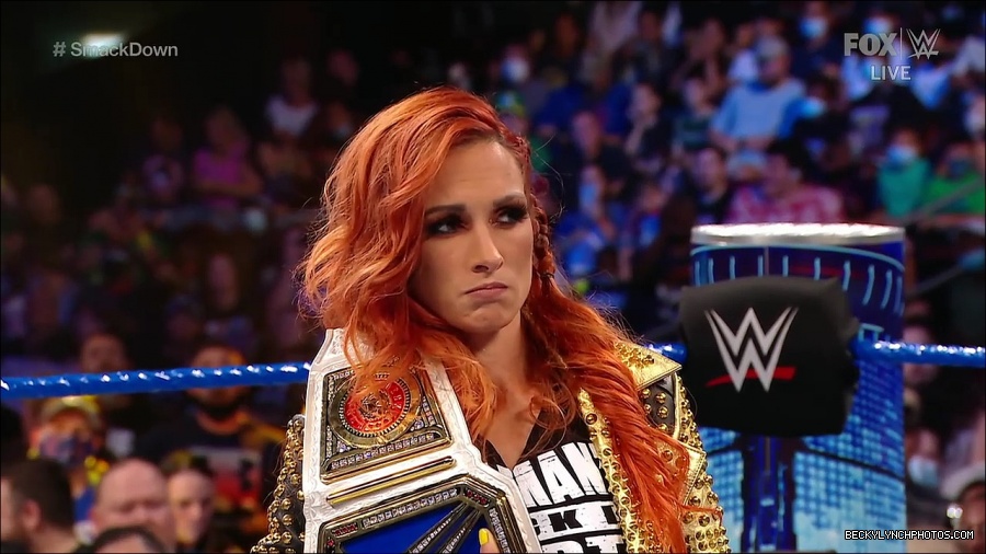 WWE_SmackDown_2021_08_27_720p_WEB_h264-HEEL_mp4_000446779.jpg