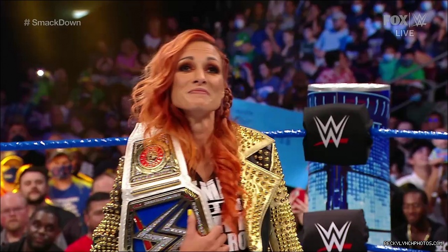 WWE_SmackDown_2021_08_27_720p_WEB_h264-HEEL_mp4_000462862.jpg