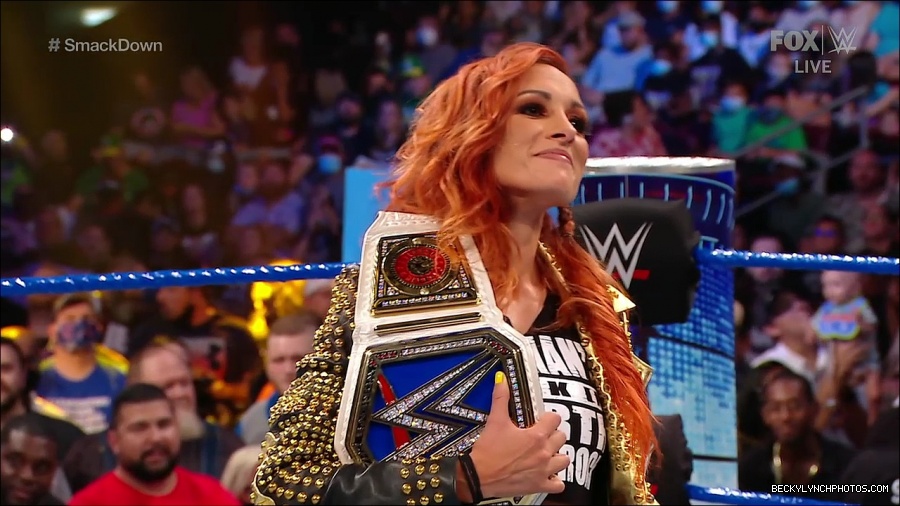 WWE_SmackDown_2021_08_27_720p_WEB_h264-HEEL_mp4_000464247.jpg