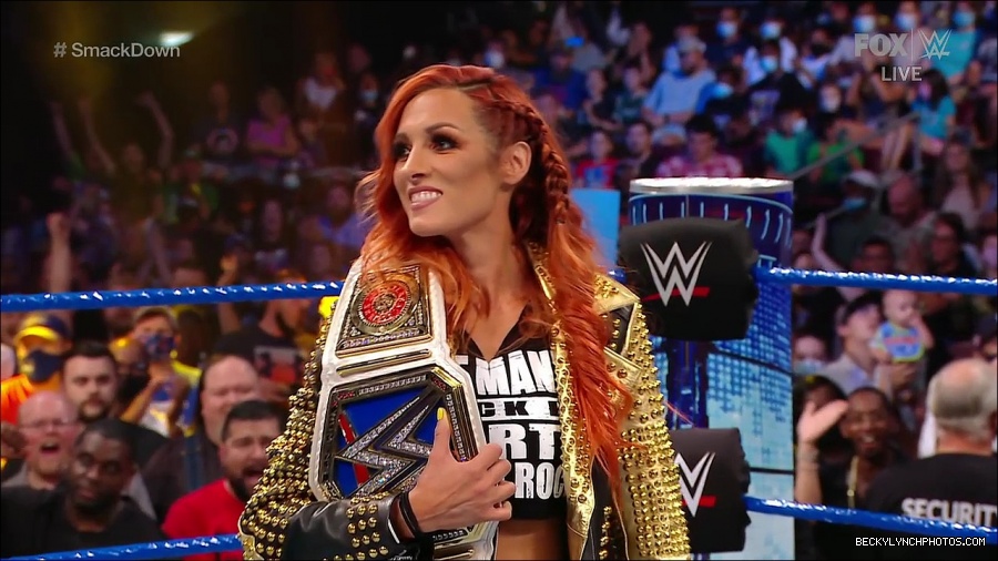 WWE_SmackDown_2021_08_27_720p_WEB_h264-HEEL_mp4_000480229.jpg
