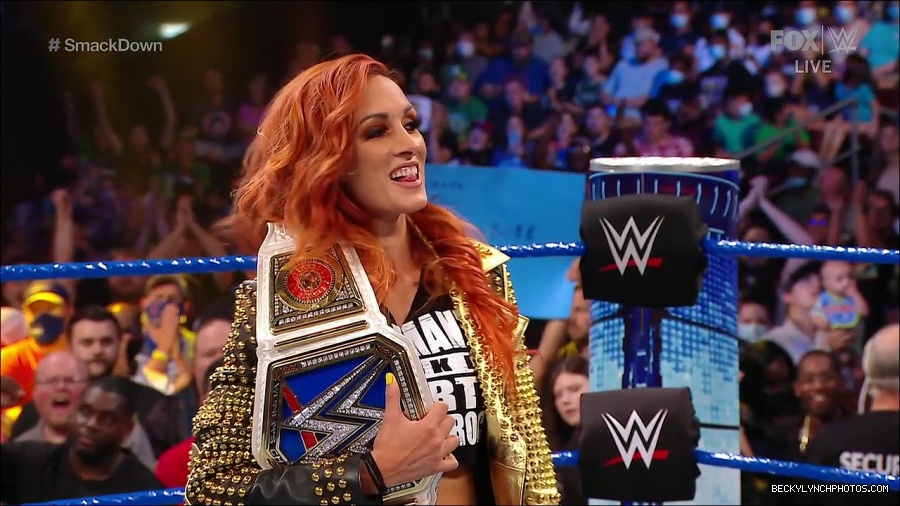 WWE_SmackDown_2021_08_27_720p_WEB_h264-HEEL_mp4_000480696.jpg