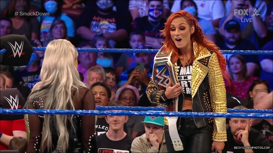 WWE_SmackDown_2021_08_27_720p_WEB_h264-HEEL_mp4_000656255.jpg