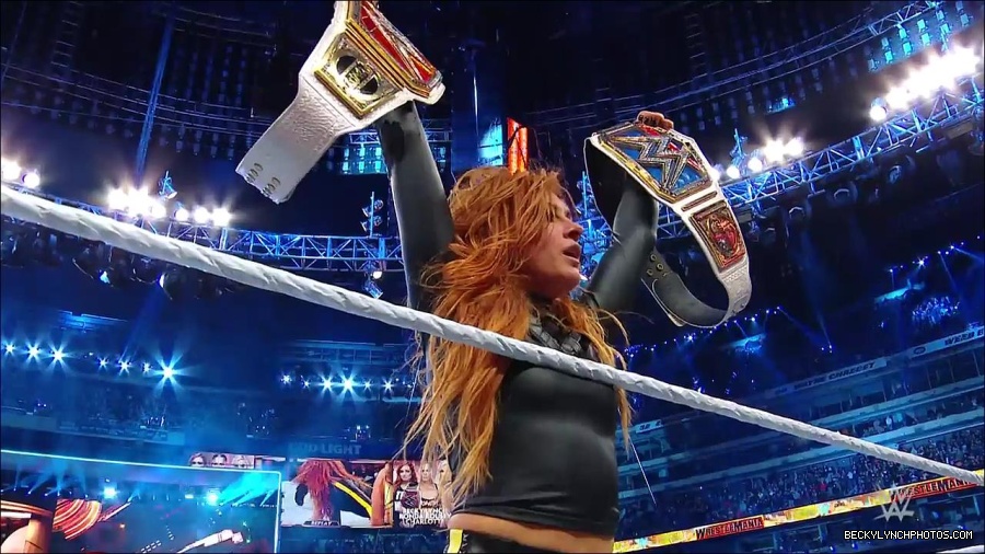 Y2Mate_is_-_WWE_Superstars_reminisce_on_their_favorite_WrestleMania_moments-uQqbBfYUI40-720p-1655997026559_mp4_000083566.jpg