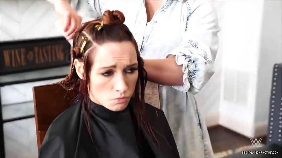 Y2Mate_is_-_Becky_Lynch_reveals_a_new_haircut_ahead_of_WrestleMania_38-n_5lxF-Yd9Y-720p-1655997519877_mp4_000003433.jpg