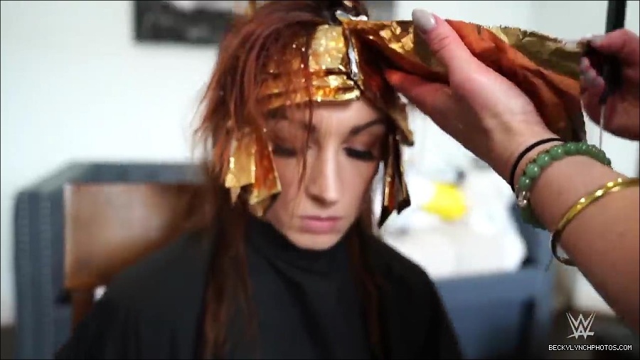 Y2Mate_is_-_Becky_Lynch_reveals_a_new_haircut_ahead_of_WrestleMania_38-n_5lxF-Yd9Y-720p-1655997519877_mp4_000045433.jpg