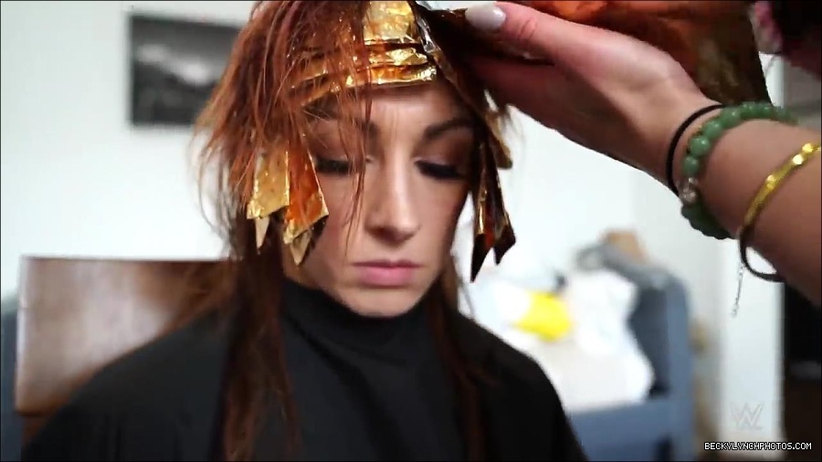 Y2Mate_is_-_Becky_Lynch_reveals_a_new_haircut_ahead_of_WrestleMania_38-n_5lxF-Yd9Y-720p-1655997519877_mp4_000045833.jpg
