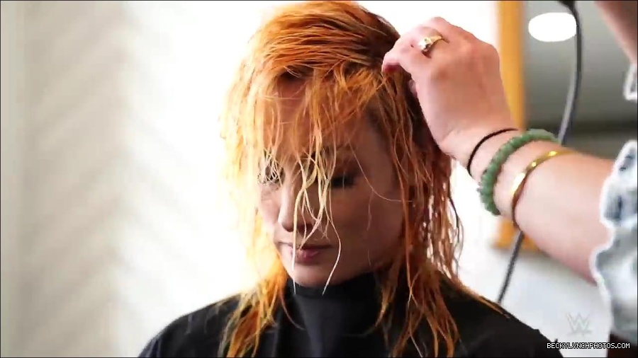 Y2Mate_is_-_Becky_Lynch_reveals_a_new_haircut_ahead_of_WrestleMania_38-n_5lxF-Yd9Y-720p-1655997519877_mp4_000050633.jpg