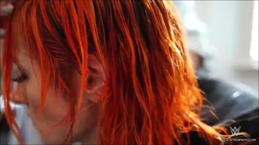 Y2Mate_is_-_Becky_Lynch_reveals_a_new_haircut_ahead_of_WrestleMania_38-n_5lxF-Yd9Y-720p-1655997519877_mp4_000052233.jpg