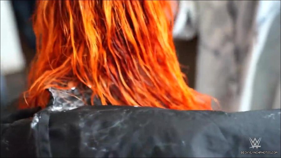 Y2Mate_is_-_Becky_Lynch_reveals_a_new_haircut_ahead_of_WrestleMania_38-n_5lxF-Yd9Y-720p-1655997519877_mp4_000055033.jpg