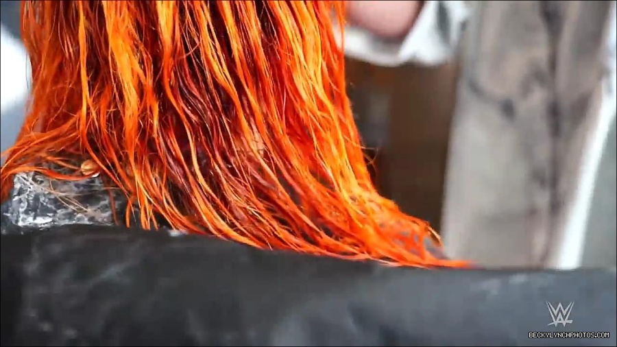 Y2Mate_is_-_Becky_Lynch_reveals_a_new_haircut_ahead_of_WrestleMania_38-n_5lxF-Yd9Y-720p-1655997519877_mp4_000055433.jpg