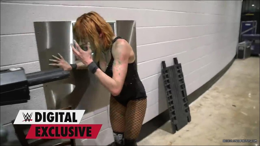 Y2Mate_is_-_Becky_Lynch27s_green_mist_aftermath_Raw_Exclusive2C_May_162C_2022-qxGLMETRT9Y-720p-1655998172701_mp4_000032100.jpg