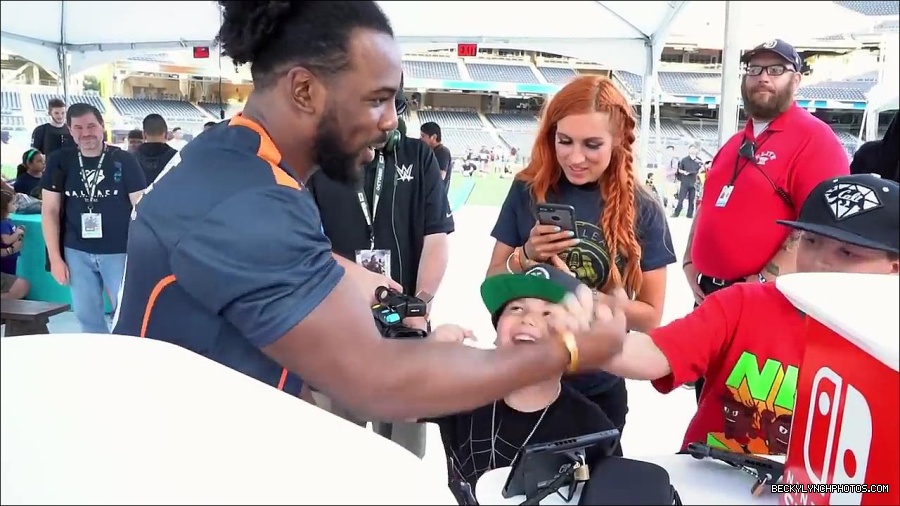 Y2Mate_is_-_BECKY_LYNCH___AUSTIN_CREED_celebrate_ROCKET_LEAGUE_s_3rd_BIRTHDAY21-vQ1lr9tQGxU-720p-1656082980627_mp4_000157000.jpg