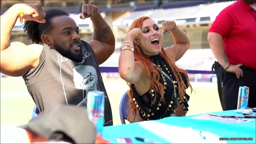 Y2Mate_is_-_BECKY_LYNCH___AUSTIN_CREED_celebrate_ROCKET_LEAGUE_s_3rd_BIRTHDAY21-vQ1lr9tQGxU-720p-1656082980627_mp4_000247733.jpg