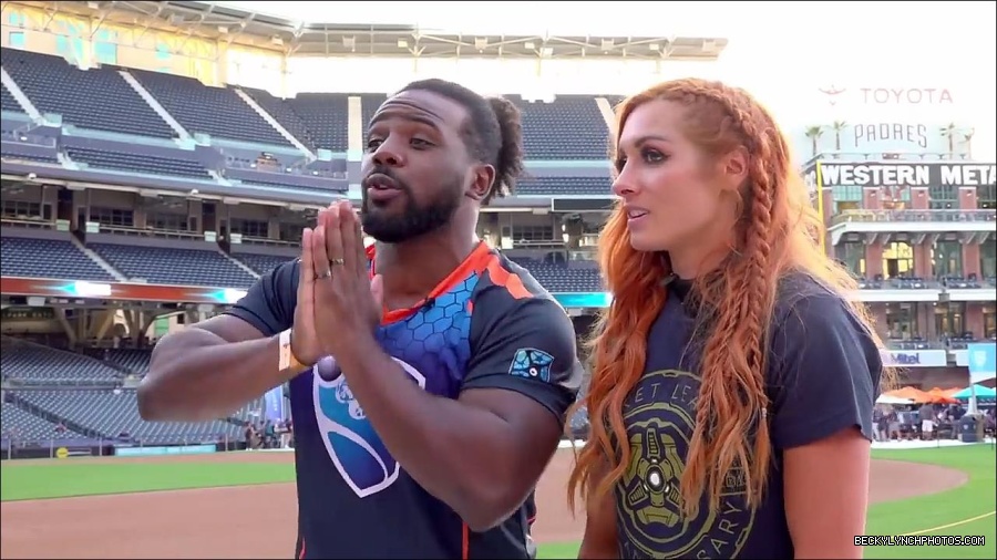 Y2Mate_is_-_BECKY_LYNCH___AUSTIN_CREED_celebrate_ROCKET_LEAGUE_s_3rd_BIRTHDAY21-vQ1lr9tQGxU-720p-1656082980627_mp4_000272466.jpg