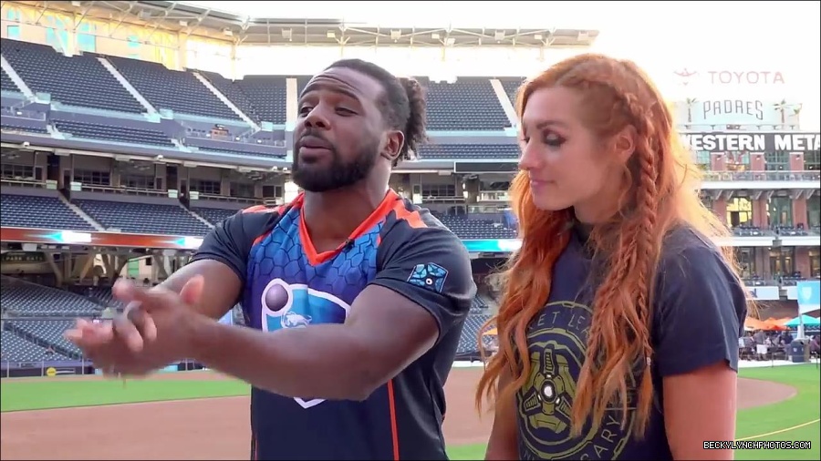 Y2Mate_is_-_BECKY_LYNCH___AUSTIN_CREED_celebrate_ROCKET_LEAGUE_s_3rd_BIRTHDAY21-vQ1lr9tQGxU-720p-1656082980627_mp4_000273266.jpg