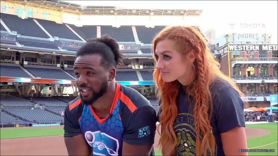 Y2Mate_is_-_BECKY_LYNCH___AUSTIN_CREED_celebrate_ROCKET_LEAGUE_s_3rd_BIRTHDAY21-vQ1lr9tQGxU-720p-1656082980627_mp4_000274066.jpg