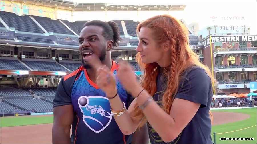 Y2Mate_is_-_BECKY_LYNCH___AUSTIN_CREED_celebrate_ROCKET_LEAGUE_s_3rd_BIRTHDAY21-vQ1lr9tQGxU-720p-1656082980627_mp4_000294866.jpg