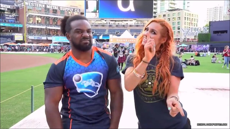 Y2Mate_is_-_BECKY_LYNCH___AUSTIN_CREED_celebrate_ROCKET_LEAGUE_s_3rd_BIRTHDAY21-vQ1lr9tQGxU-720p-1656082980627_mp4_000301266.jpg
