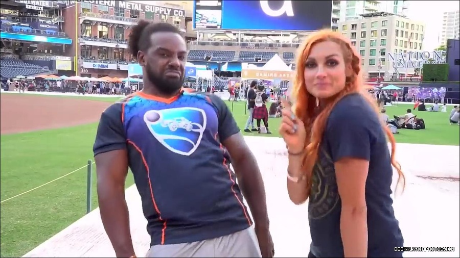 Y2Mate_is_-_BECKY_LYNCH___AUSTIN_CREED_celebrate_ROCKET_LEAGUE_s_3rd_BIRTHDAY21-vQ1lr9tQGxU-720p-1656082980627_mp4_000310866.jpg