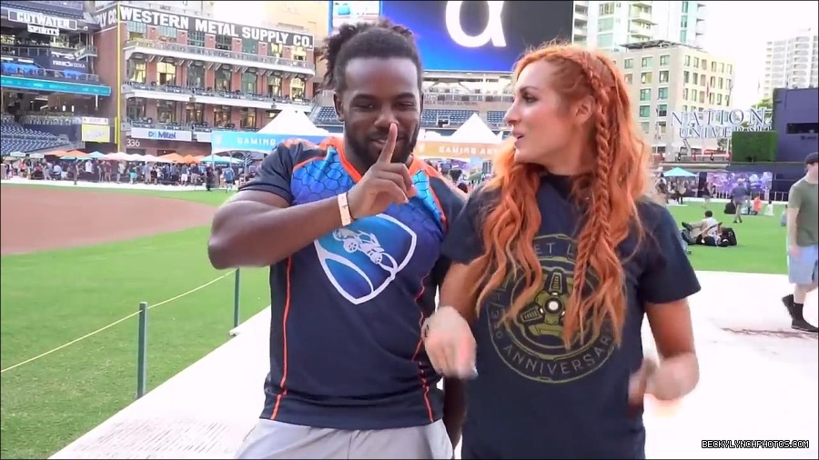 Y2Mate_is_-_BECKY_LYNCH___AUSTIN_CREED_celebrate_ROCKET_LEAGUE_s_3rd_BIRTHDAY21-vQ1lr9tQGxU-720p-1656082980627_mp4_000316866.jpg