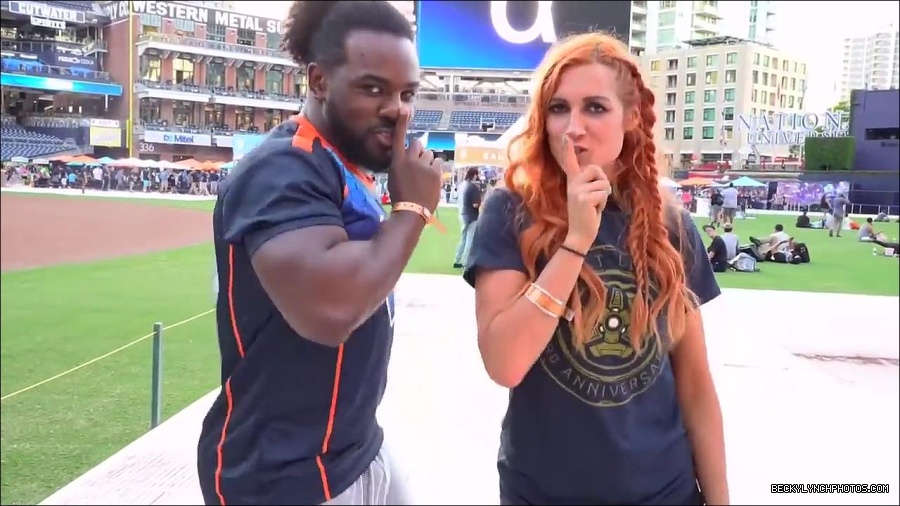 Y2Mate_is_-_BECKY_LYNCH___AUSTIN_CREED_celebrate_ROCKET_LEAGUE_s_3rd_BIRTHDAY21-vQ1lr9tQGxU-720p-1656082980627_mp4_000319666.jpg