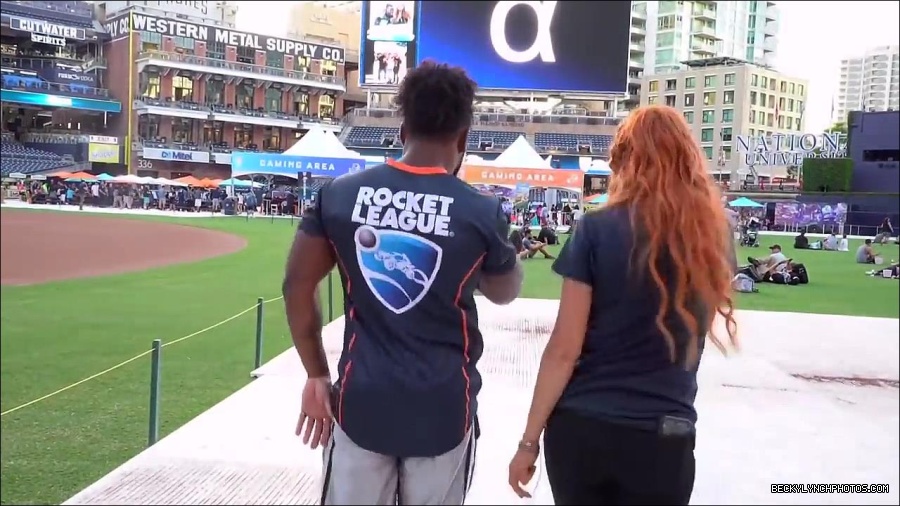 Y2Mate_is_-_BECKY_LYNCH___AUSTIN_CREED_celebrate_ROCKET_LEAGUE_s_3rd_BIRTHDAY21-vQ1lr9tQGxU-720p-1656082980627_mp4_000324066.jpg