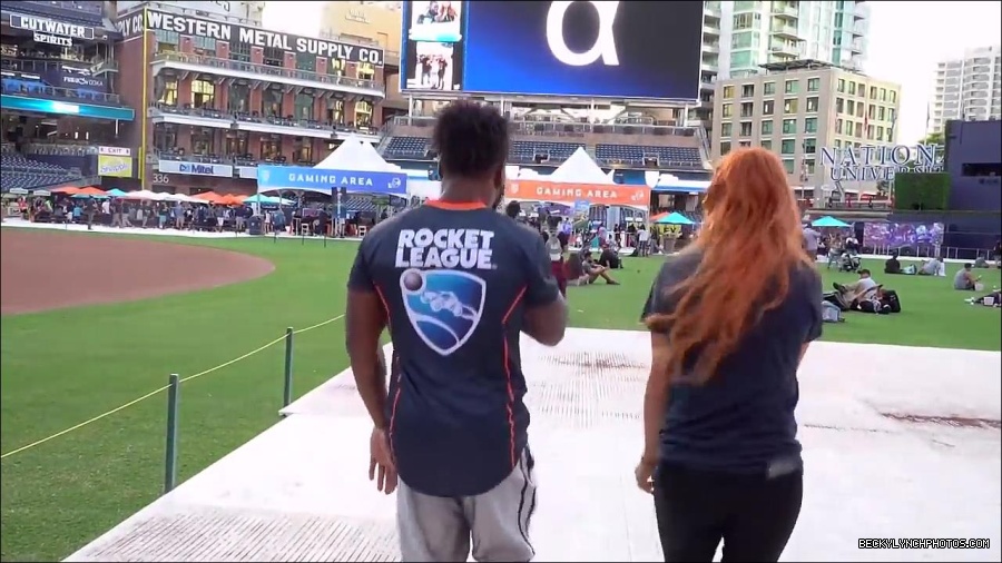 Y2Mate_is_-_BECKY_LYNCH___AUSTIN_CREED_celebrate_ROCKET_LEAGUE_s_3rd_BIRTHDAY21-vQ1lr9tQGxU-720p-1656082980627_mp4_000324866.jpg