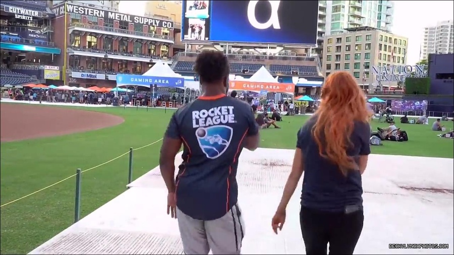 Y2Mate_is_-_BECKY_LYNCH___AUSTIN_CREED_celebrate_ROCKET_LEAGUE_s_3rd_BIRTHDAY21-vQ1lr9tQGxU-720p-1656082980627_mp4_000325266.jpg