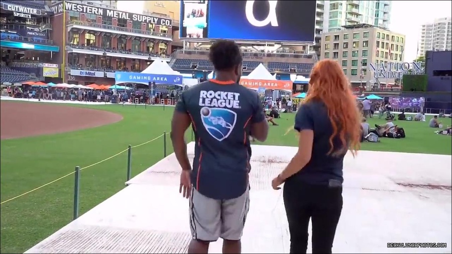 Y2Mate_is_-_BECKY_LYNCH___AUSTIN_CREED_celebrate_ROCKET_LEAGUE_s_3rd_BIRTHDAY21-vQ1lr9tQGxU-720p-1656082980627_mp4_000325666.jpg