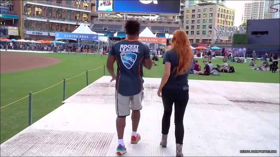 Y2Mate_is_-_BECKY_LYNCH___AUSTIN_CREED_celebrate_ROCKET_LEAGUE_s_3rd_BIRTHDAY21-vQ1lr9tQGxU-720p-1656082980627_mp4_000327666.jpg