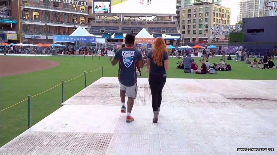 Y2Mate_is_-_BECKY_LYNCH___AUSTIN_CREED_celebrate_ROCKET_LEAGUE_s_3rd_BIRTHDAY21-vQ1lr9tQGxU-720p-1656082980627_mp4_000330866.jpg