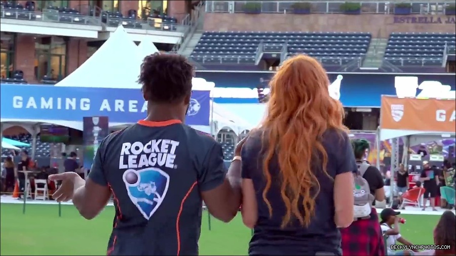 Y2Mate_is_-_BECKY_LYNCH___AUSTIN_CREED_celebrate_ROCKET_LEAGUE_s_3rd_BIRTHDAY21-vQ1lr9tQGxU-720p-1656082980627_mp4_000332866.jpg