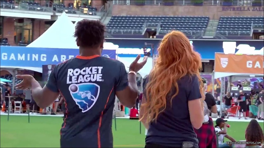 Y2Mate_is_-_BECKY_LYNCH___AUSTIN_CREED_celebrate_ROCKET_LEAGUE_s_3rd_BIRTHDAY21-vQ1lr9tQGxU-720p-1656082980627_mp4_000333266.jpg