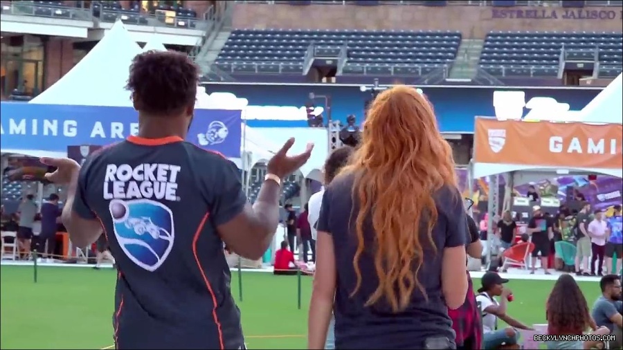 Y2Mate_is_-_BECKY_LYNCH___AUSTIN_CREED_celebrate_ROCKET_LEAGUE_s_3rd_BIRTHDAY21-vQ1lr9tQGxU-720p-1656082980627_mp4_000333666.jpg