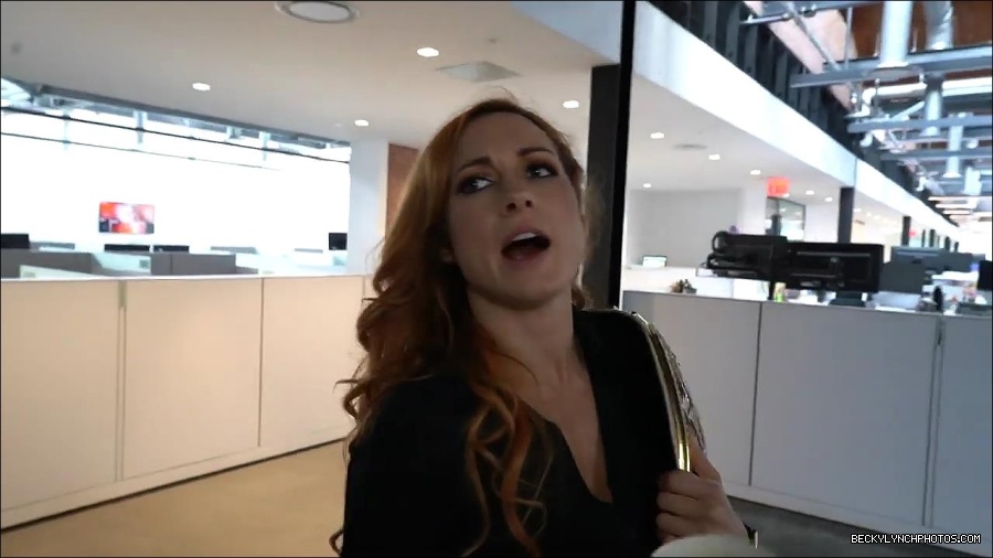 Y2Mate_is_-_BECKY_LYNCH_visits_the_NEW_UpUpDownDown_Studio21-nQJ31QXsyGs-720p-1656083018926_mp4_000008066.jpg