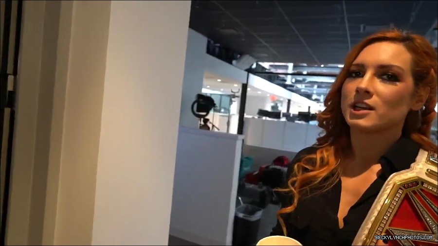 Y2Mate_is_-_BECKY_LYNCH_visits_the_NEW_UpUpDownDown_Studio21-nQJ31QXsyGs-720p-1656083018926_mp4_000019266.jpg