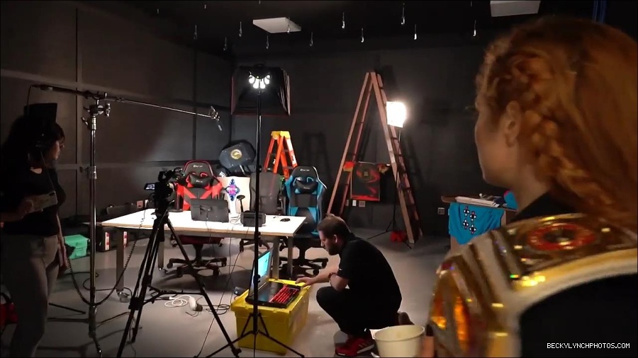 Y2Mate_is_-_BECKY_LYNCH_visits_the_NEW_UpUpDownDown_Studio21-nQJ31QXsyGs-720p-1656083018926_mp4_000029666.jpg