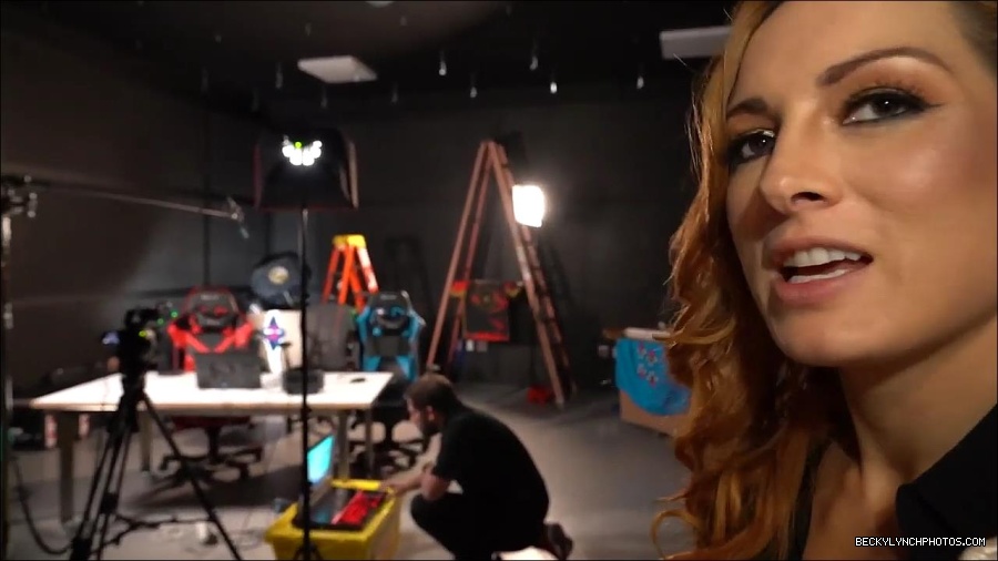Y2Mate_is_-_BECKY_LYNCH_visits_the_NEW_UpUpDownDown_Studio21-nQJ31QXsyGs-720p-1656083018926_mp4_000035666.jpg