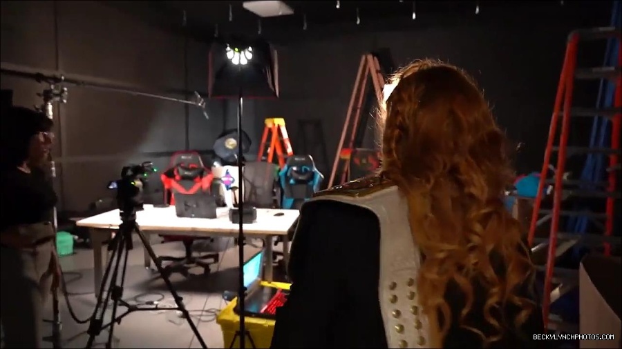 Y2Mate_is_-_BECKY_LYNCH_visits_the_NEW_UpUpDownDown_Studio21-nQJ31QXsyGs-720p-1656083018926_mp4_000039266.jpg