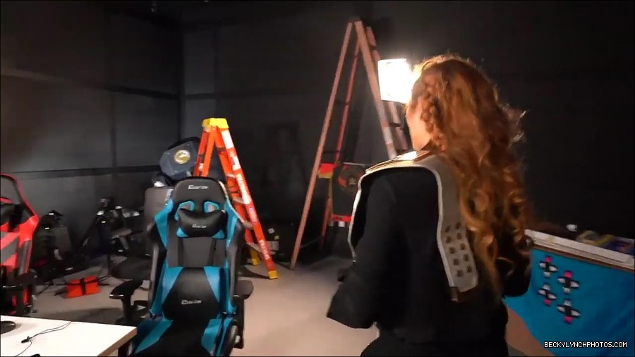 Y2Mate_is_-_BECKY_LYNCH_visits_the_NEW_UpUpDownDown_Studio21-nQJ31QXsyGs-720p-1656083018926_mp4_000049666.jpg