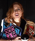 Y2Mate_is_-_BECKY_LYNCH_visits_the_NEW_UpUpDownDown_Studio21-nQJ31QXsyGs-720p-1656083018926_mp4_000084466.jpg