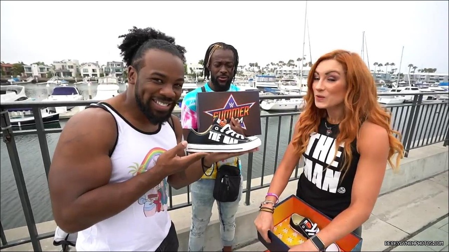 Y2Mate_is_-_Becky_Lynch_and_Kofi_Kingston_s_CUSTOM_CONVERSE_KICKS_at_Comic-Con_201921_I_Just_Love_Kicks__31-DzCWzxnMtU0-720p-1656083286802_mp4_000140000.jpg