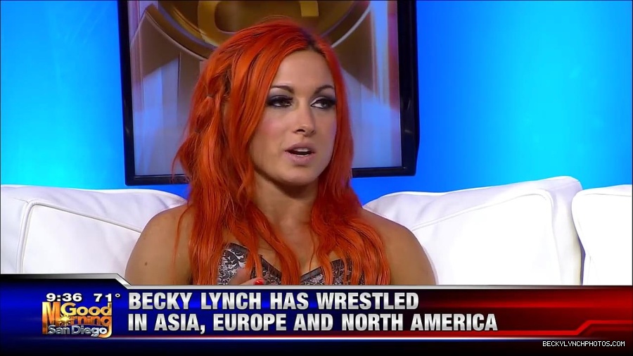 Y2Mate_is_-_WWE_s_Charlotte_and_Becky_Lynch_say_Good_Morning_San_Diego-uhjeOCZYeDs-720p-1656083333155_mp4_000480313.jpg